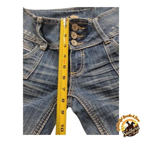 Almost Famous - Sz. 5 Blue Ankle Cropped Jeans with Distressed Details - Picture 6 of 6